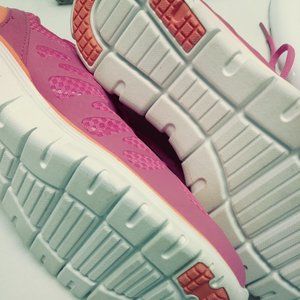 Jillian Michaels Run Your A** Off Running Sneakers, Size 8.5, in bright Pink.